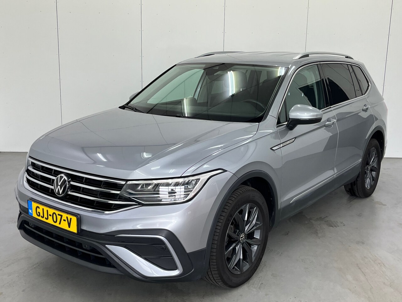 Volkswagen Tiguan Allspace - 1.5 TSI Life 7p. / Automaat / Trekhaak / Camera - AutoWereld.nl