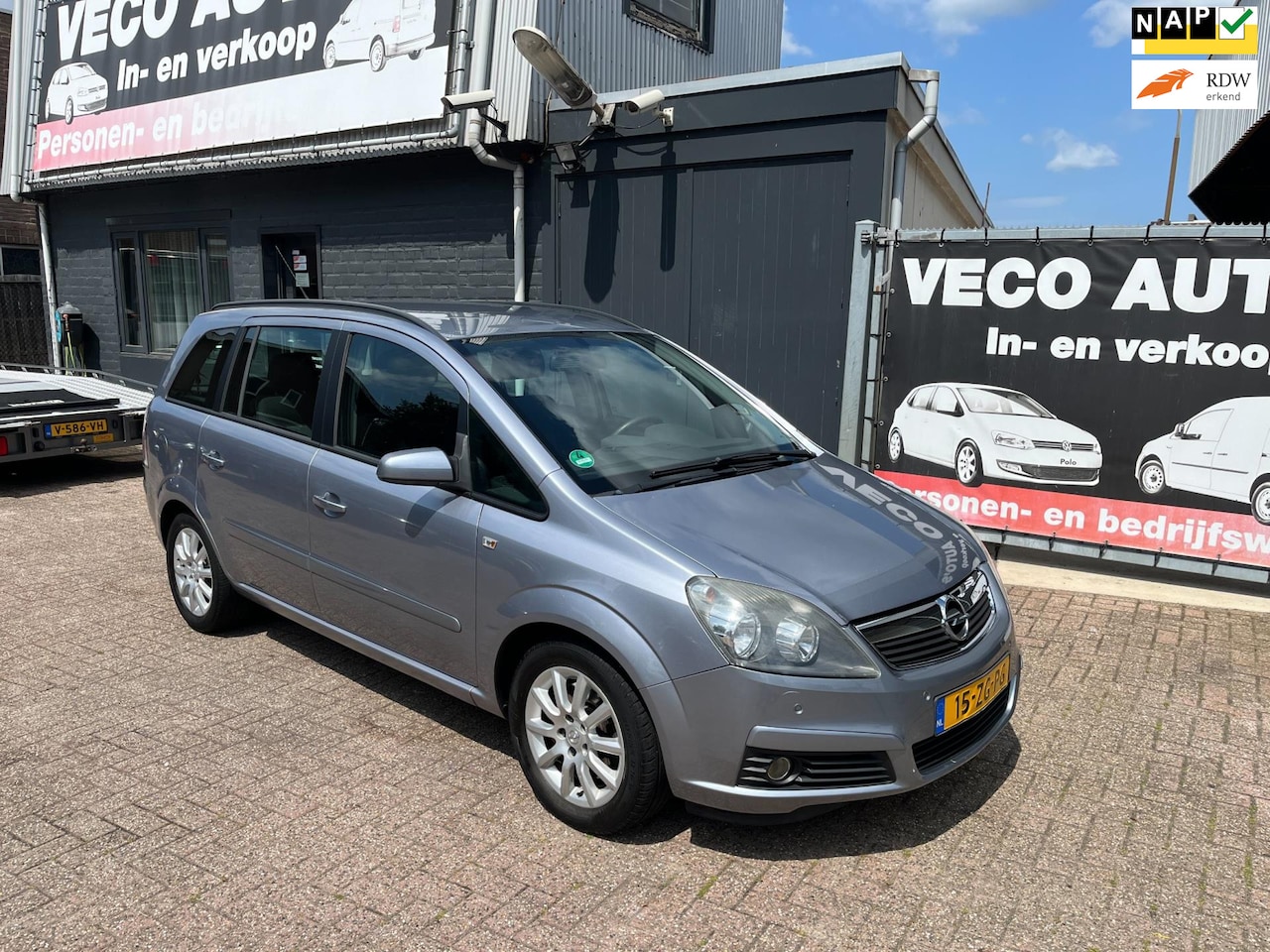 Opel Zafira - 2.2 Temptation automaat nieuwstaat dealer onderhouden 7 personen - AutoWereld.nl
