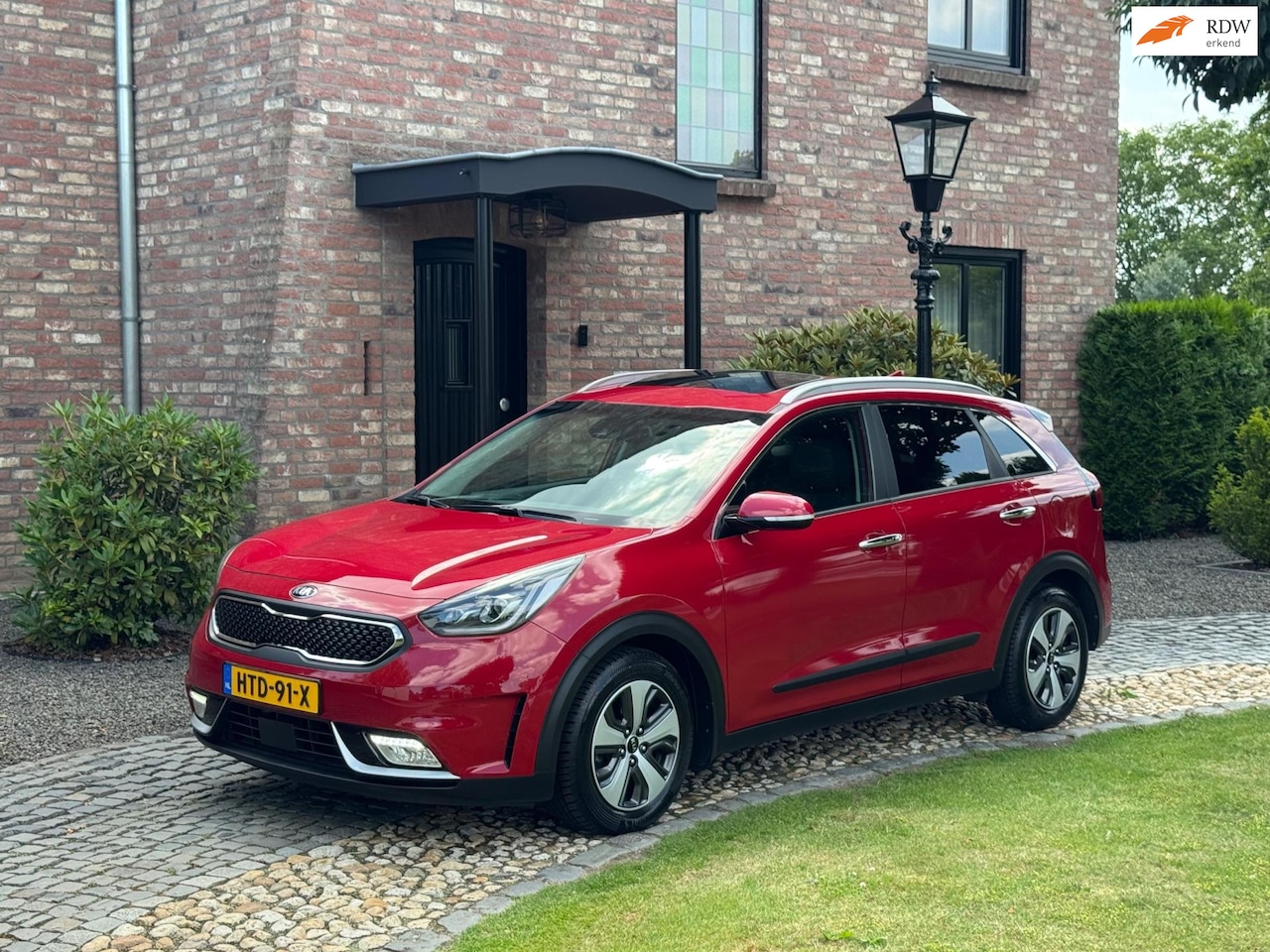 Kia Niro - 1.6 GDi Hybrid ExecutiveLine Leder schuifdak - AutoWereld.nl