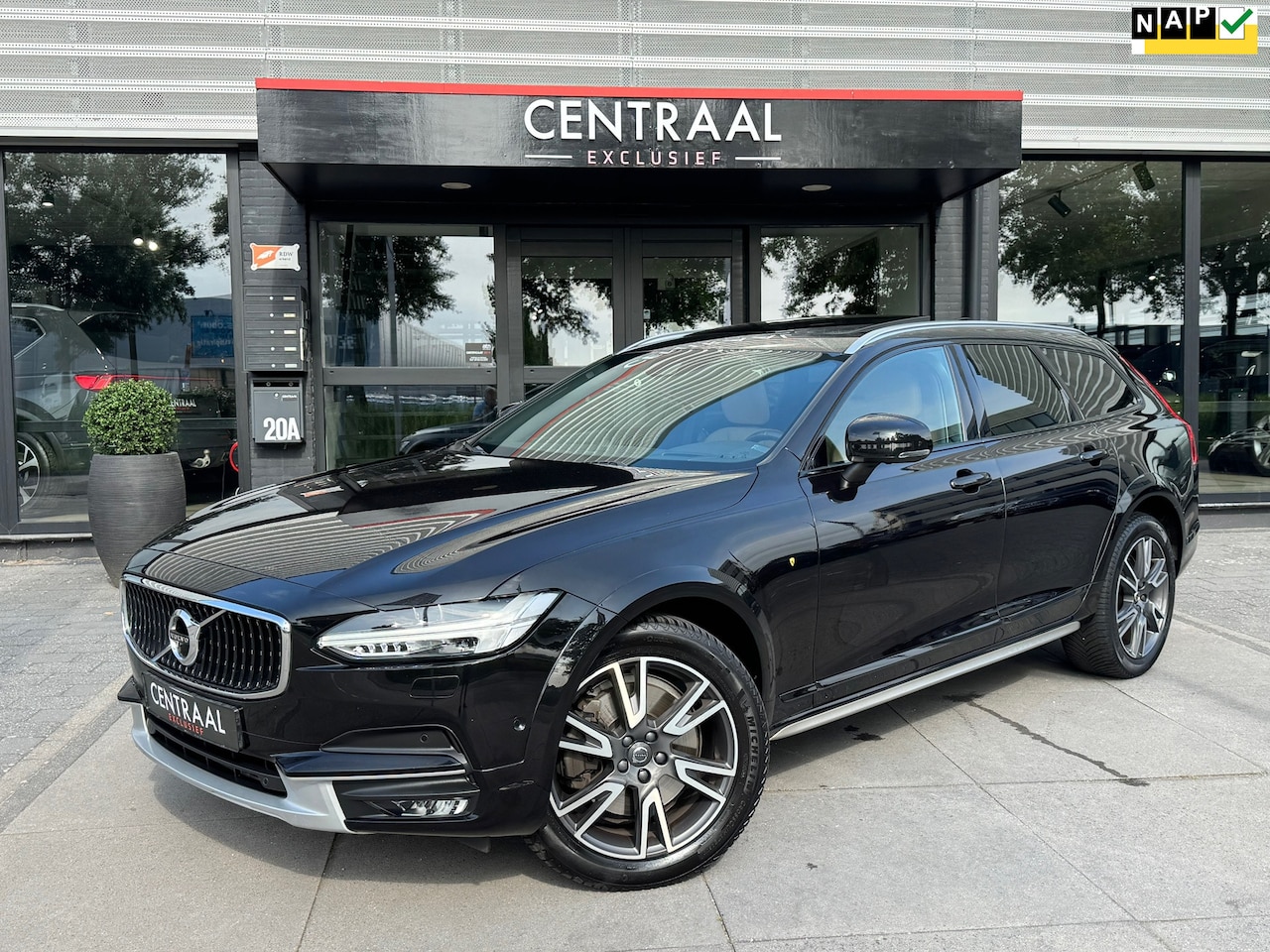 Volvo V90 Cross Country - 2.0 D4 Pro 190PK|Schuifdak|Bowers&Wilkins|Massage|Head-Up|Memory|Camera|Leder|Keyless|NL-A - AutoWereld.nl