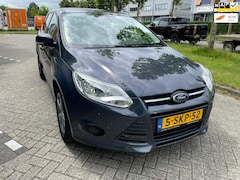 Ford Focus Wagon - 1.0 EcoBst - Apk, Airco, Nap, Distr.riem vervangen, Handvrij Bellen