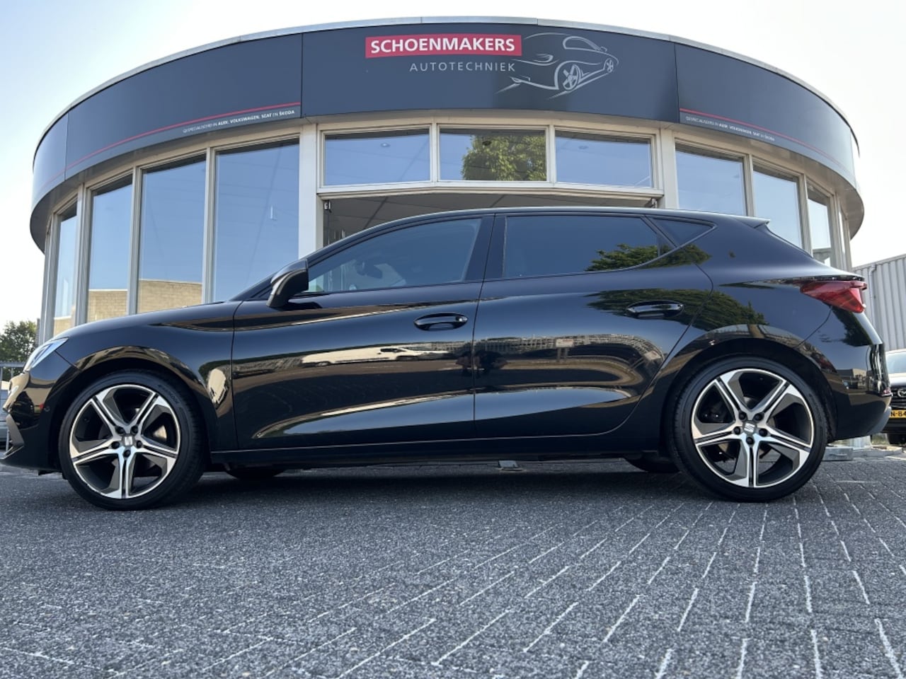 Seat Leon Sportstourer - 1.5 TSI Style BnsIn - AutoWereld.nl