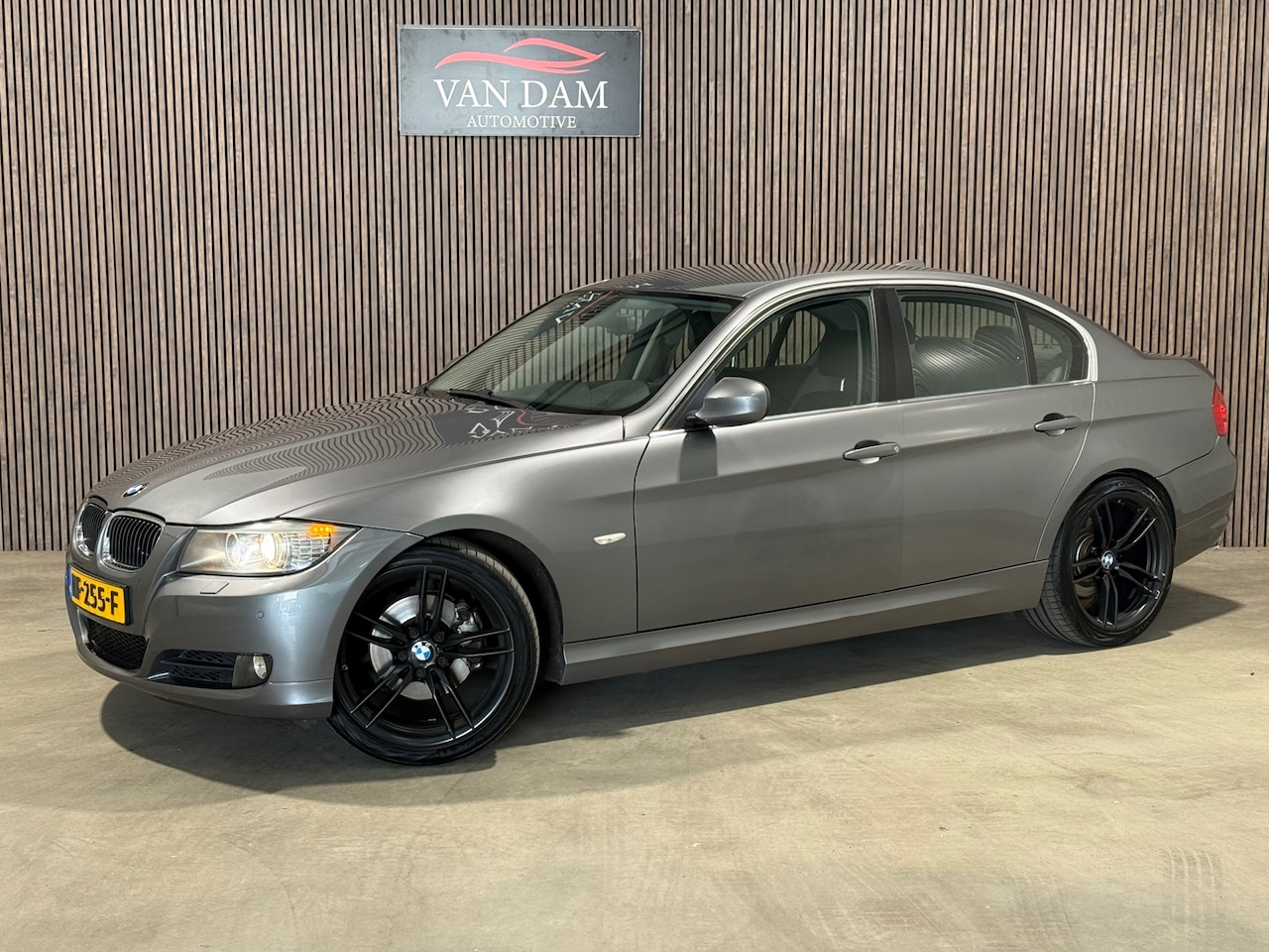 BMW 3-serie - 325i 2009 AUTOMAAT / XENON CRUISE LEDER NAVI PDC - AutoWereld.nl