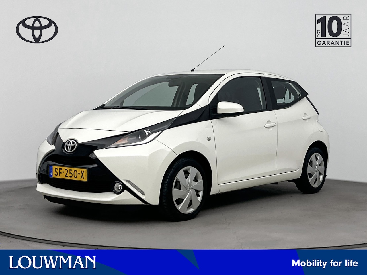 Toyota Aygo - 1.0 VVT-i x-play 1.0 VVT-i x-play - AutoWereld.nl