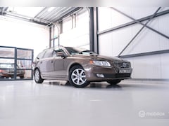 Volvo V70 - 1.6 T4 Momentum | Schuifdak | trekhaak | nieuwe D-riem | rijklaar | stoelverwarming | navi
