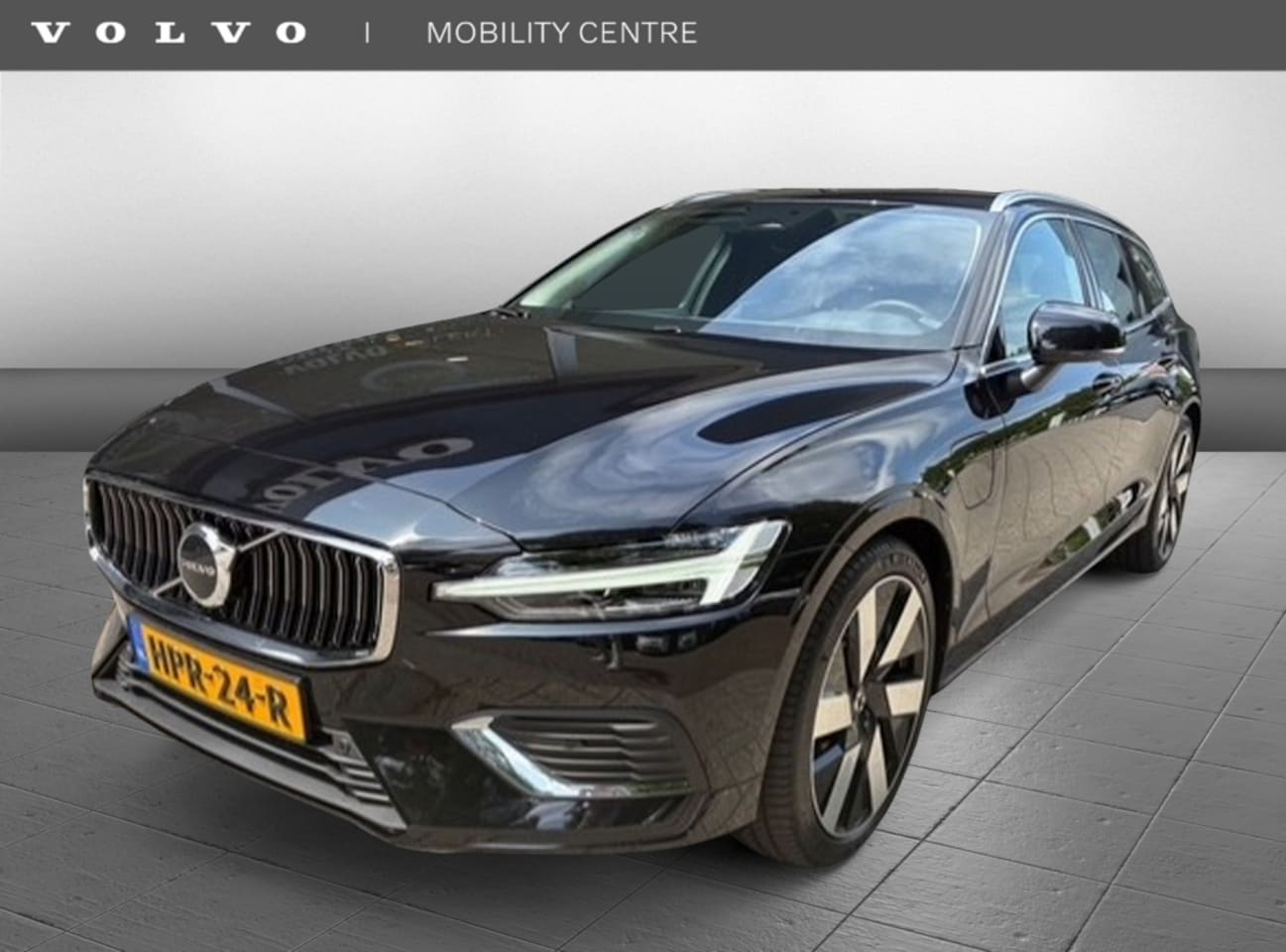 Volvo V60 - 2.0 T6 AWD Essential | DEMO | Parkeercamera | Verwarmbare stoele - AutoWereld.nl