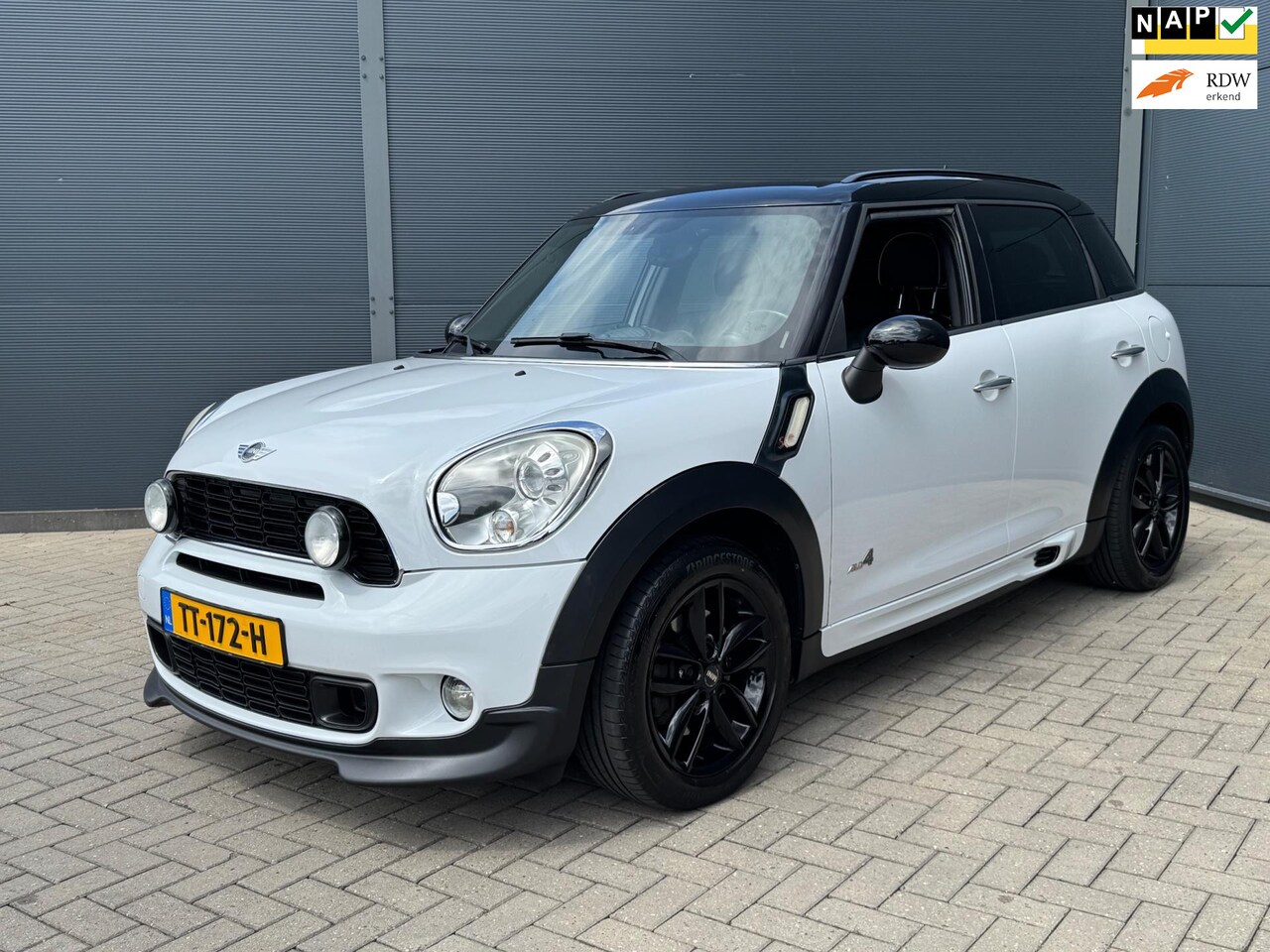 MINI Countryman - Mini 1.6 Cooper S ALL4 / Pano / Leer / Automaat - AutoWereld.nl