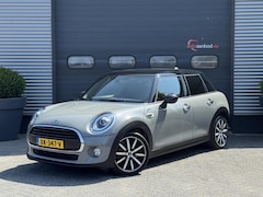 MINI Cooper - 1.5 Chili | Navigatie | Parkeersensoren | Cruise Control | Climate Control | Privacy Glass