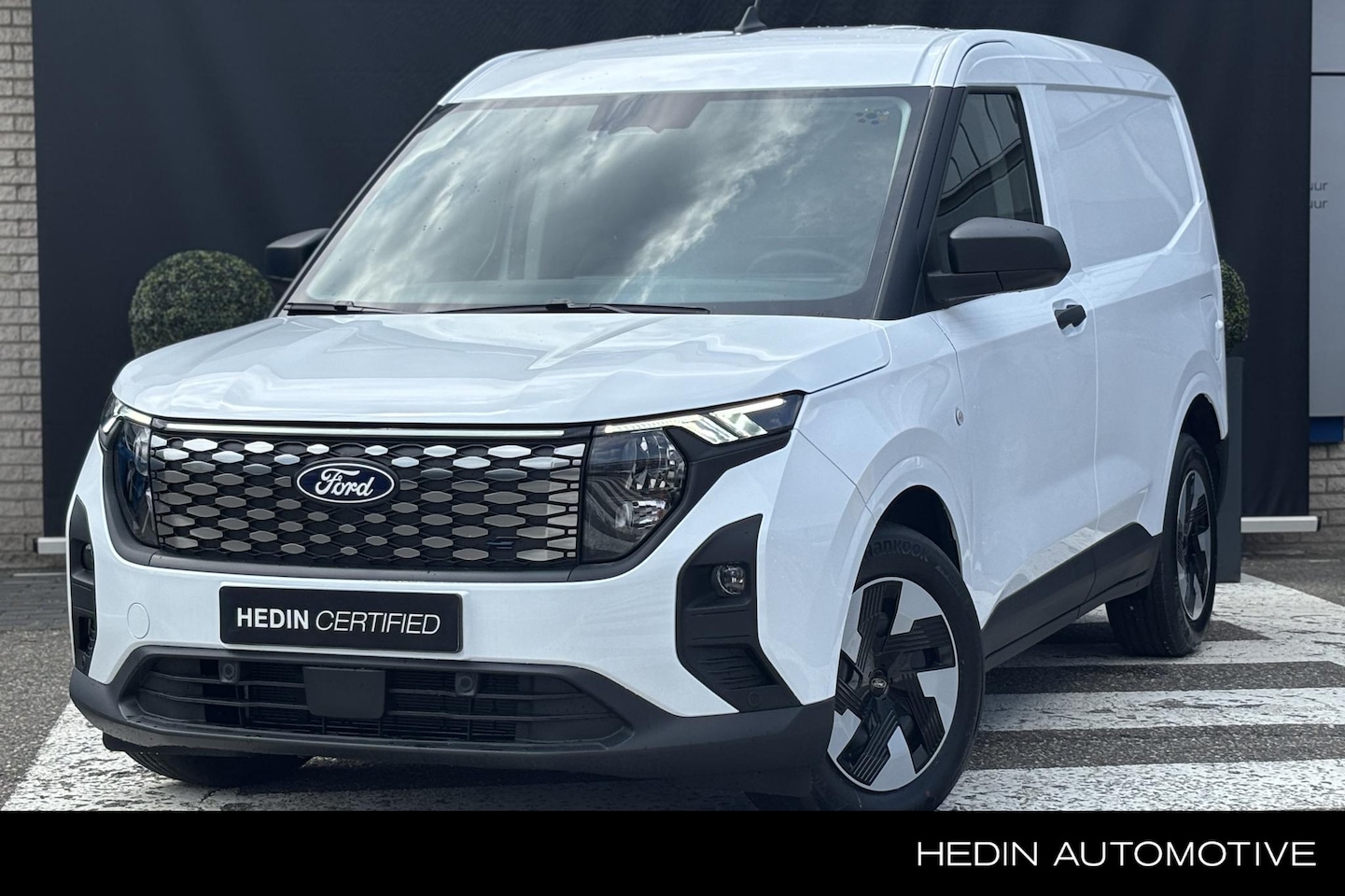 Ford E-Transit Cour. - Trend 44 kWh | Direct Leverbaar | Driver Assistance Pack | Trekhaak - AutoWereld.nl