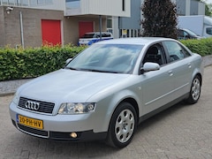 Audi A4 Limousine - 2.4 MT Nieuwe apk 09-07-2026