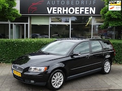 Volvo V50 - 1.8 Momentum - CLIMATE / CRUISE CONTR - PARKEER SENSOREN - TREKHAAK