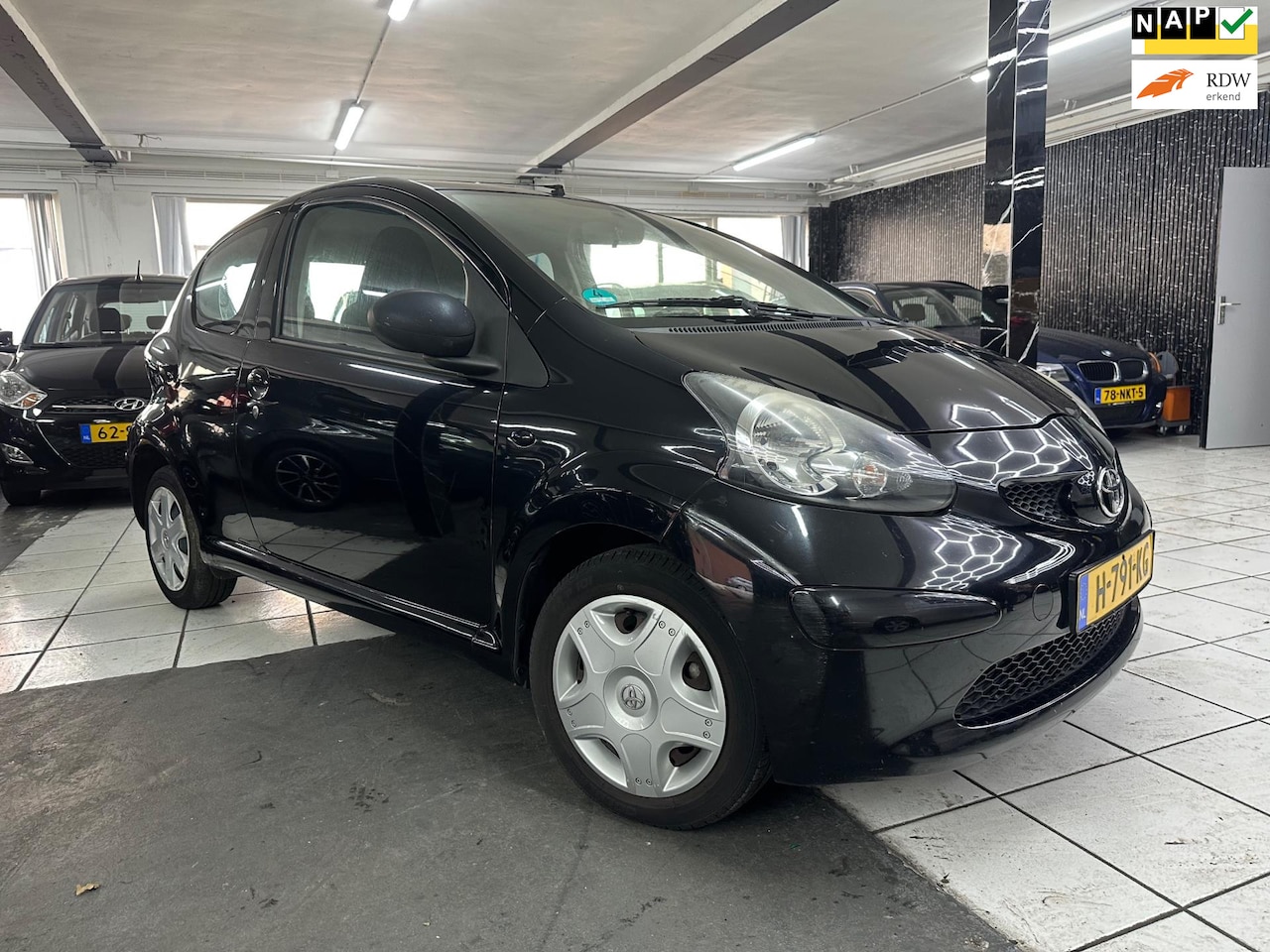Toyota Aygo - 1.0-12V Access 1.0-12V Access - AutoWereld.nl