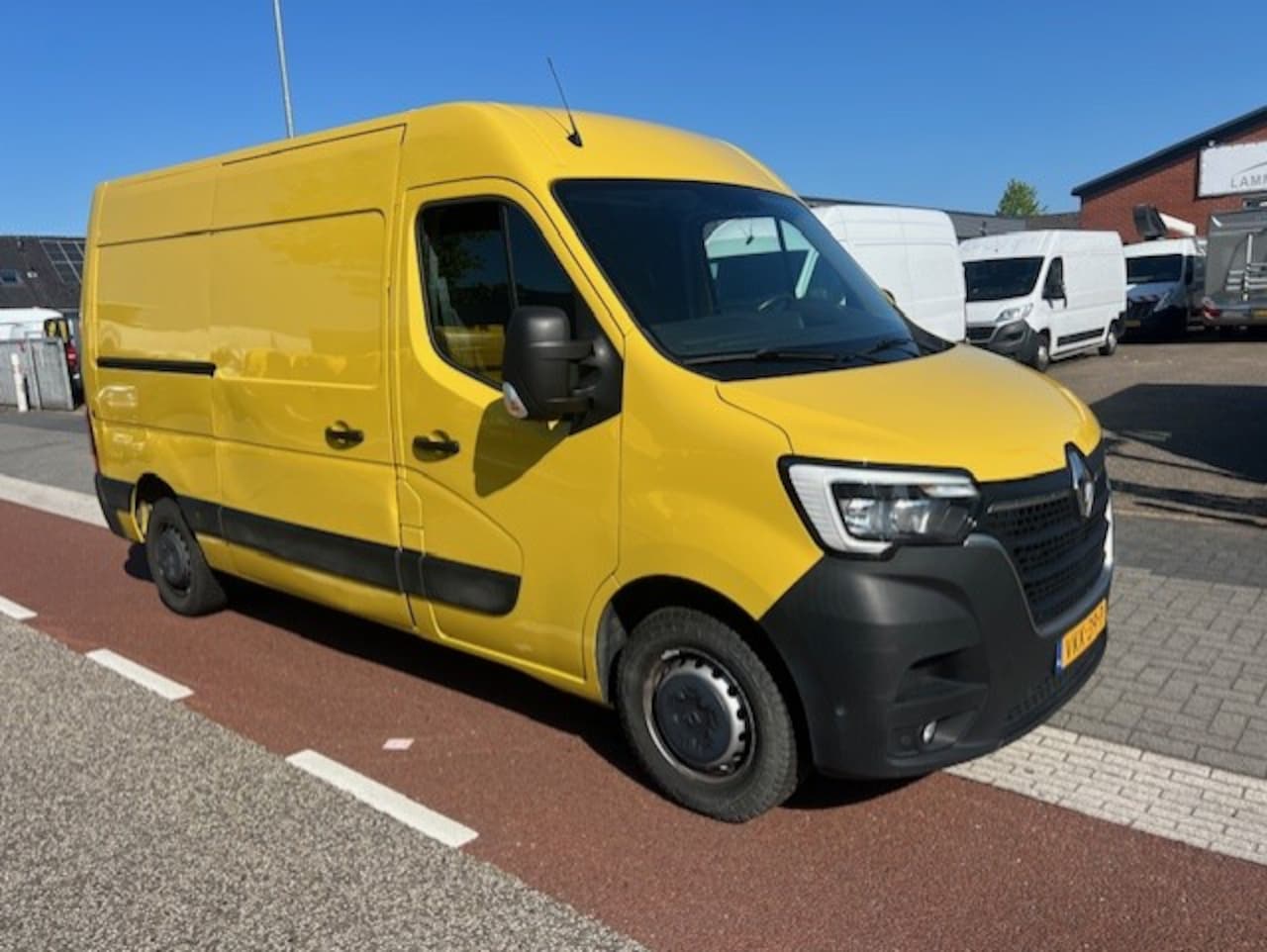 Renault Master - T35 2.3 dCi 100KW L2H2 AIRCO KLIMA NAVI EURO6 - AutoWereld.nl
