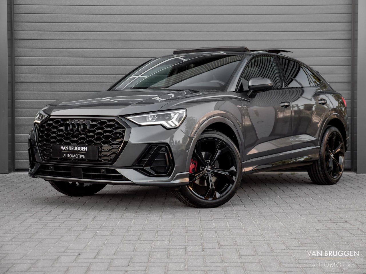 Audi Q3 Sportback - 35 TFSI S-Line Pano E-Stoelen 360 Keyless BTW ACC 20" - AutoWereld.nl