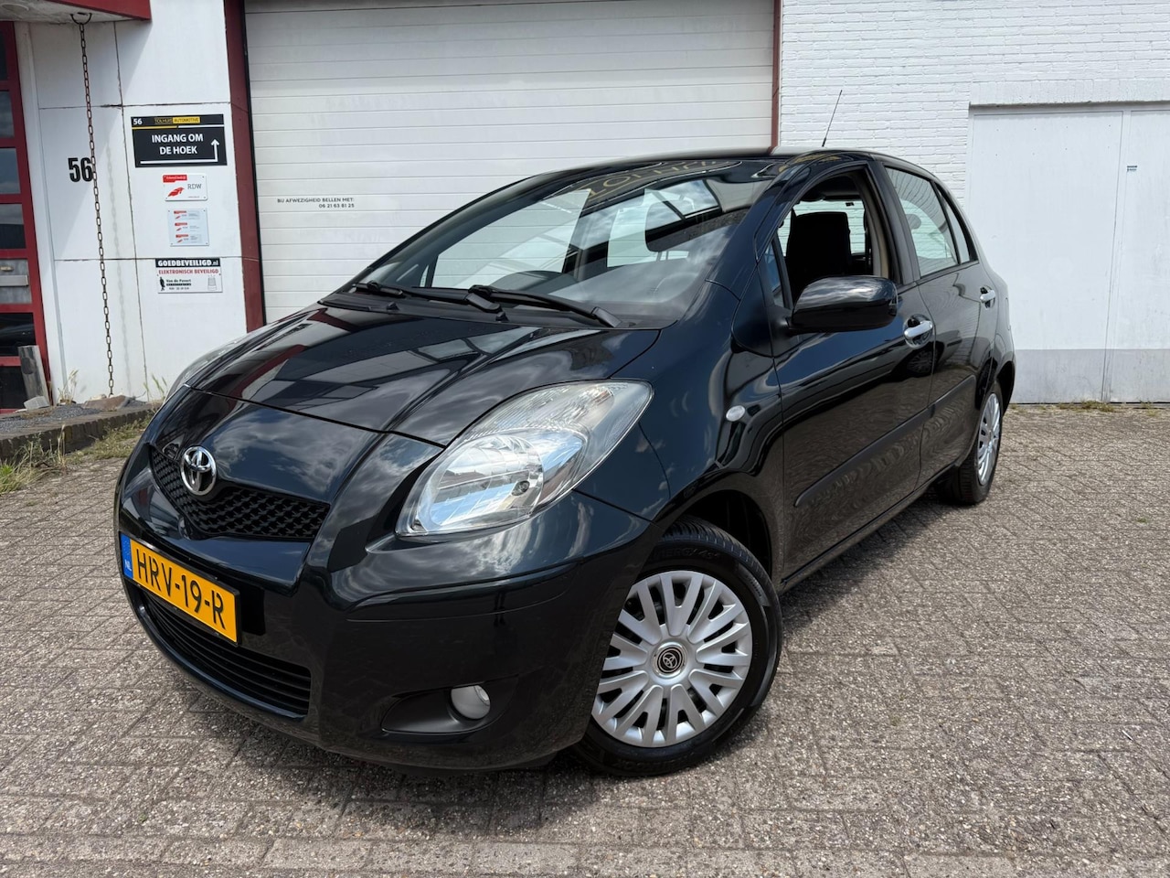 Toyota Yaris - 1.0 VVTi Acces | Black Edition| AIRCO |E-PKKT|LUXE UITVOERING| - AutoWereld.nl