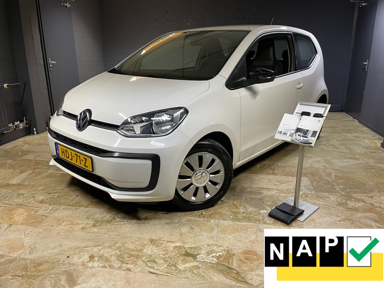 Volkswagen Up! - Navi Airco - AutoWereld.nl