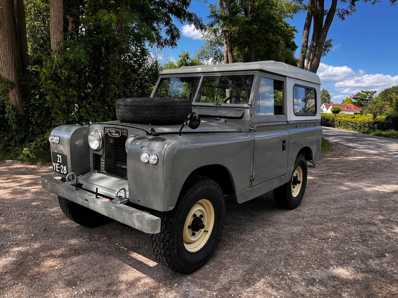 Land Rover 88 - AutoWereld.nl