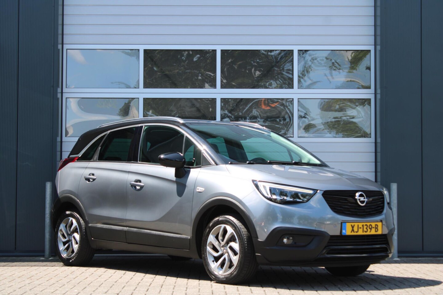 Opel Crossland X - 1.2 Turbo Ultimate Head-Up/Keyless/Camera/PDC/Stoel&Stuurverwarming/Apple/Android/DAB/LED/ - AutoWereld.nl