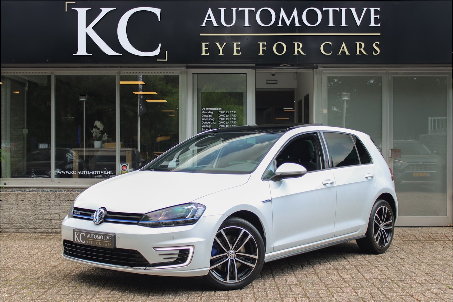 Volkswagen Golf - 1.4TSI GTE | Pano | Orig. NL - AutoWereld.nl
