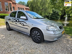 Opel Astra - 1.8-16V Club sedan *apk:03-2026