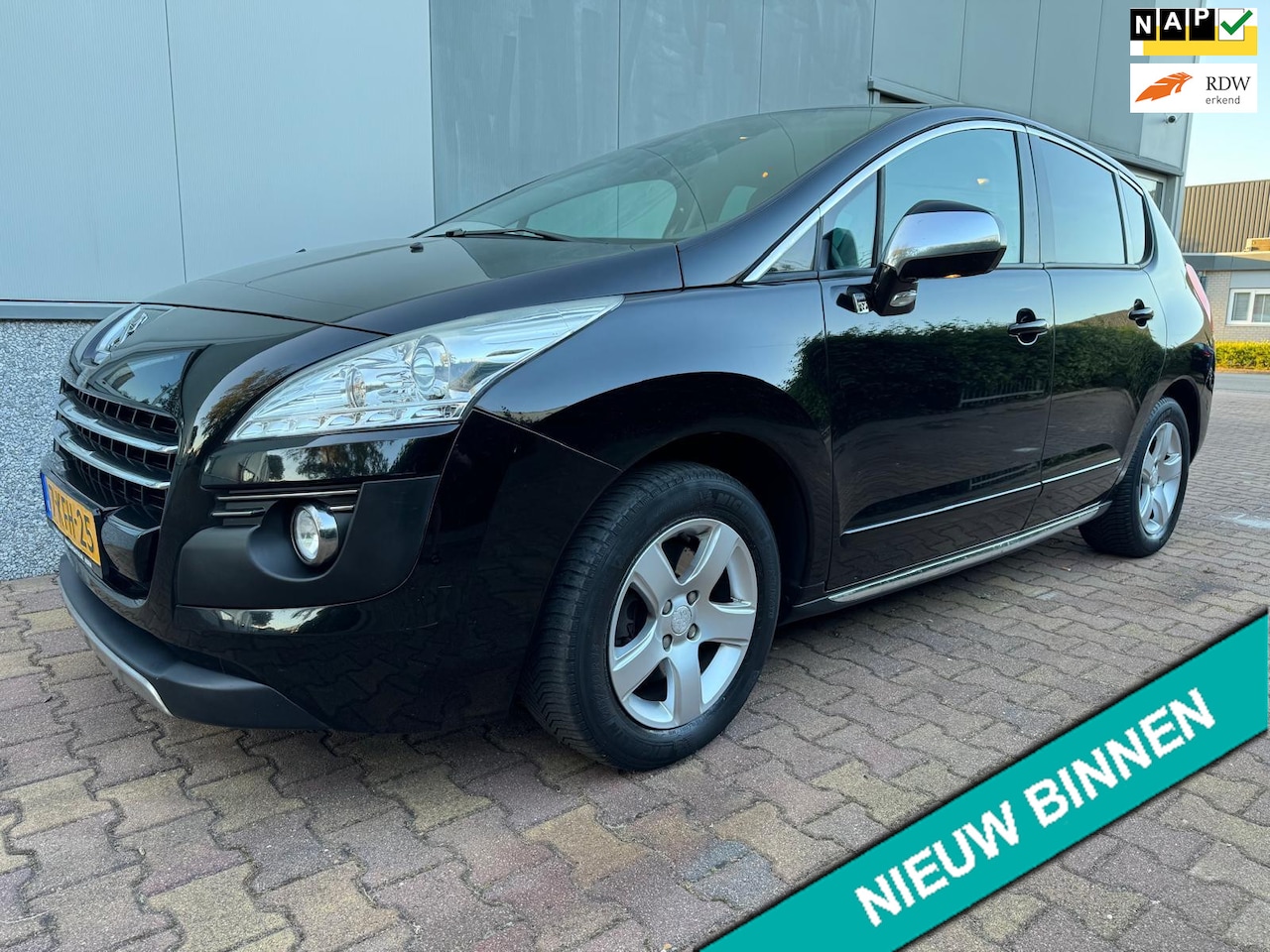 Peugeot 3008 - 2.0 HDiF HYbrid4 Blue Lease 2.0 HDiF HYbrid4 Blue Lease ( TREKHAAK + NAVI + LM VELGEN ) - AutoWereld.nl