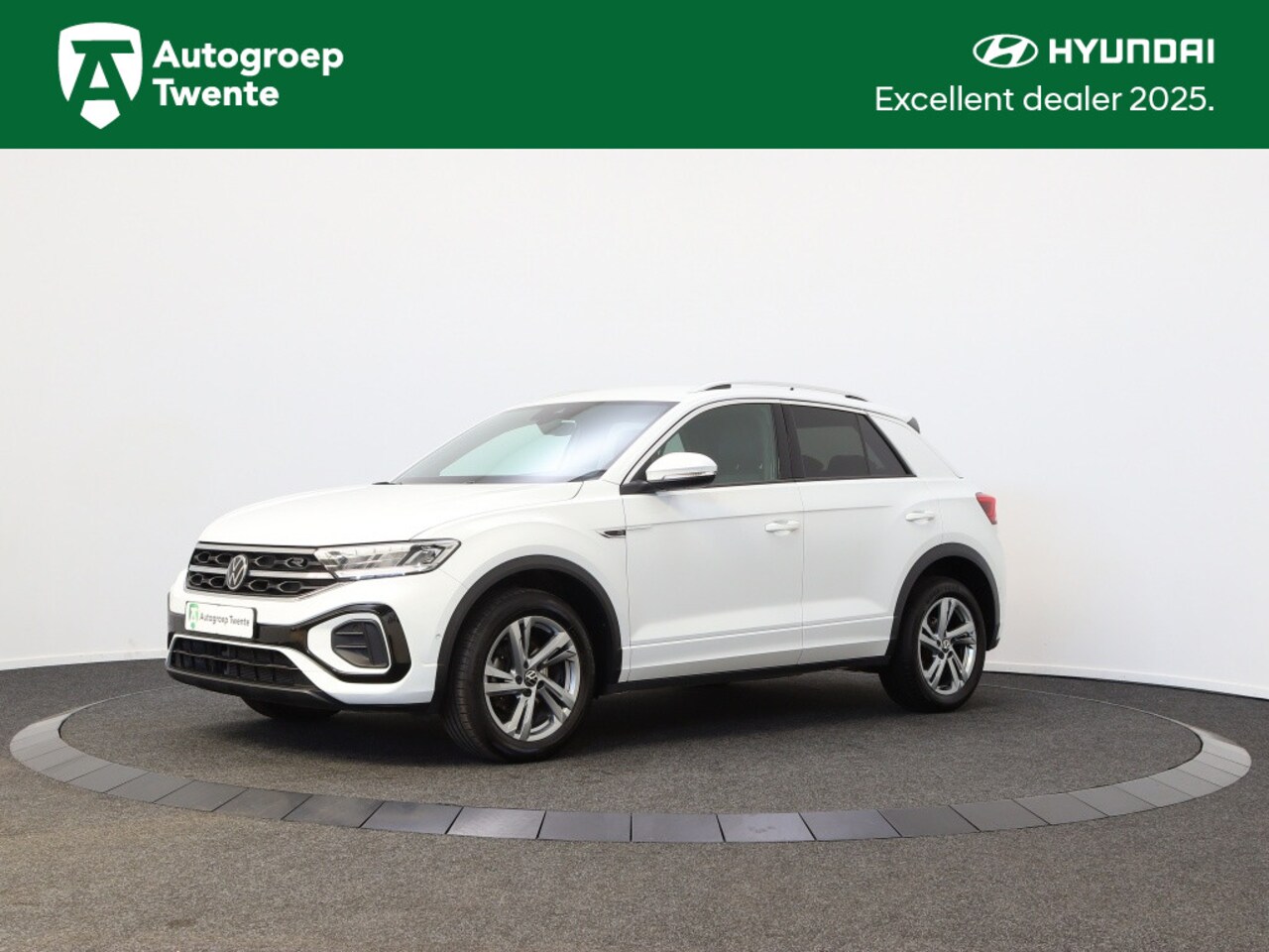 Volkswagen T-Roc - 1.5 TSI R-Line | Parkeersensoren | Stoelverwarming | Carplay | - AutoWereld.nl