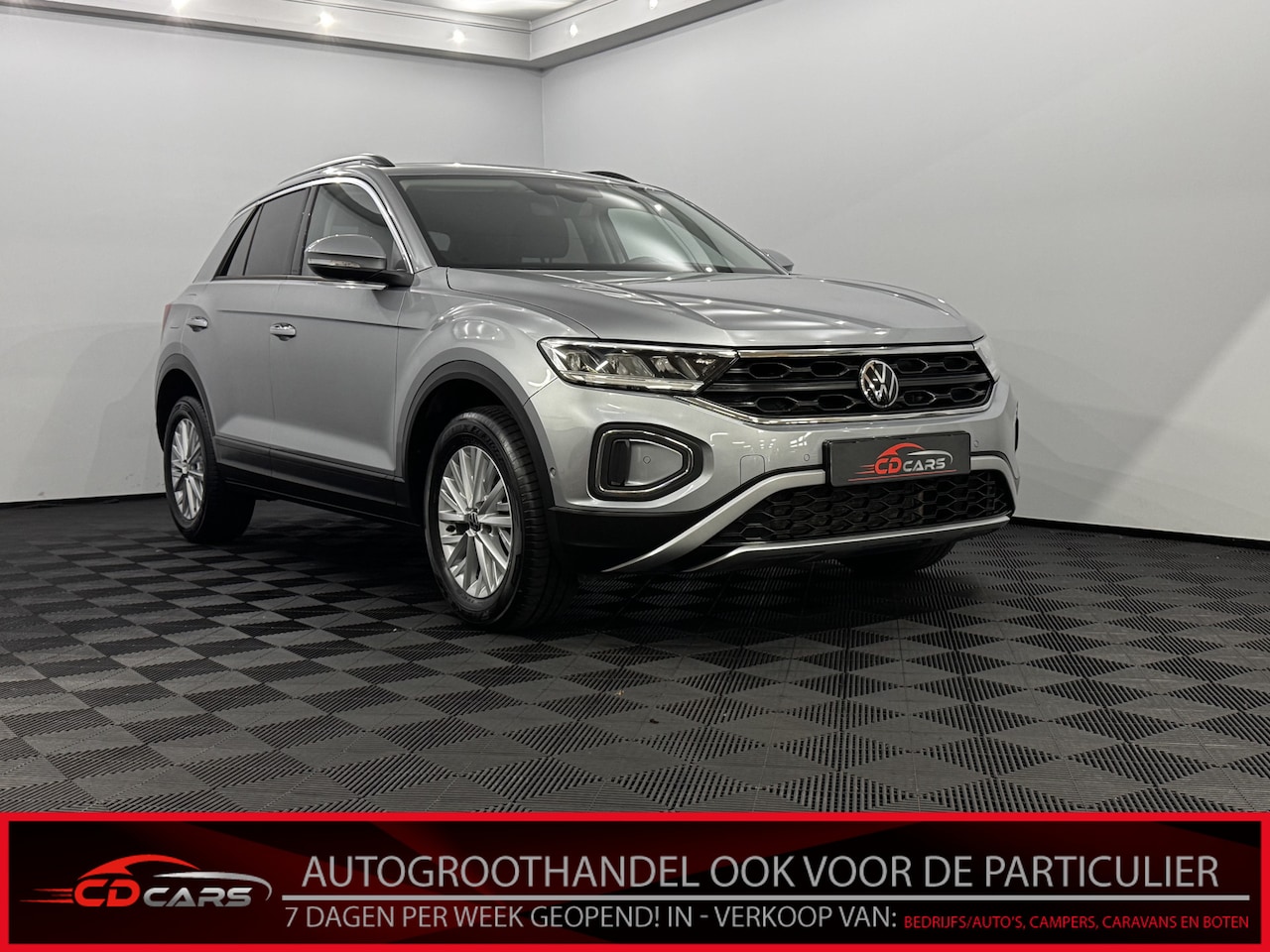 Volkswagen T-Roc - 1.5 TSI Life Business Clima, Apple carplay, Parkeersensoren, Virtual desk, Cruise control, - AutoWereld.nl