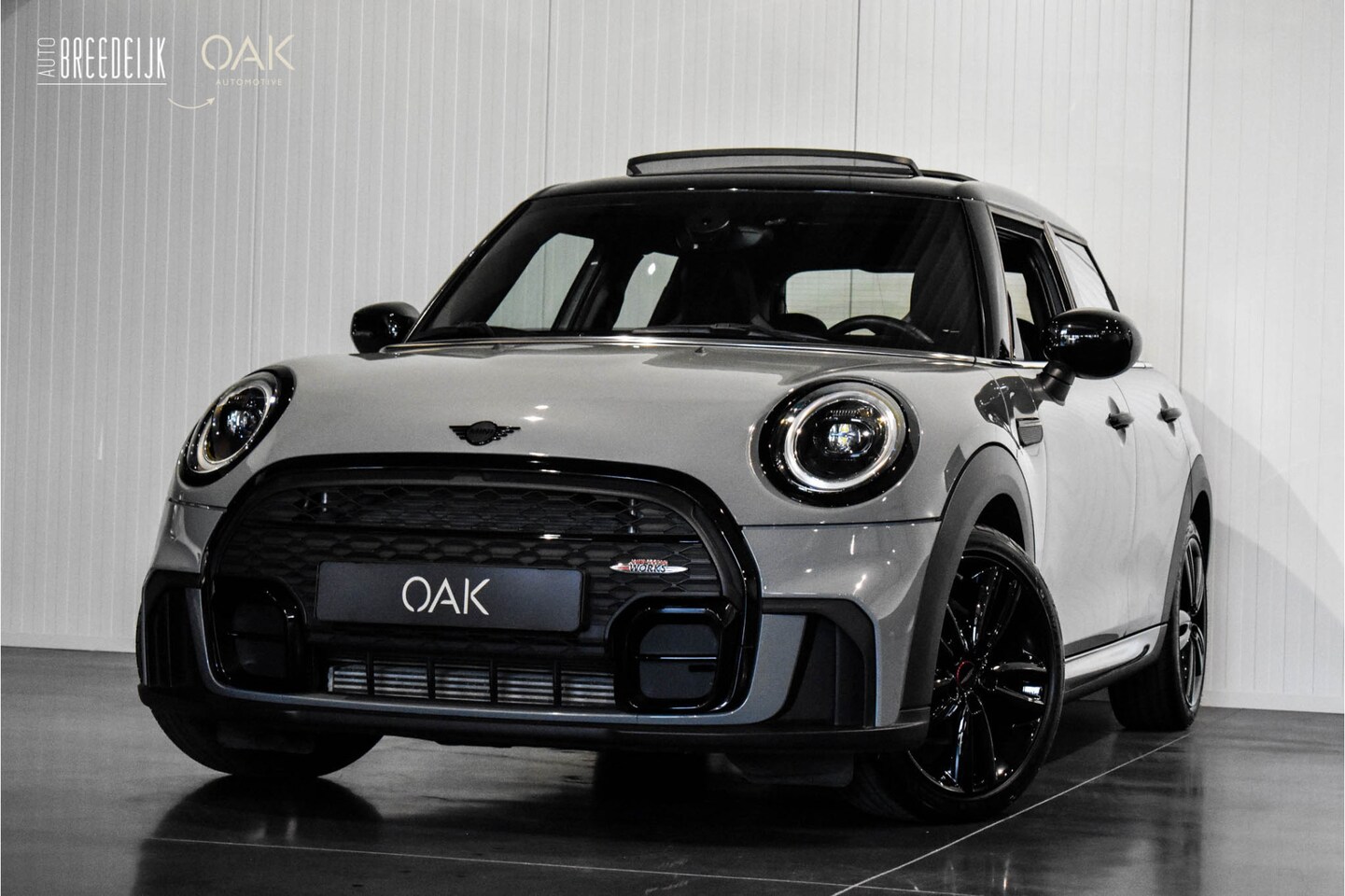 MINI John Cooper Works - Mini 1.5 Aut. | JCW-Trim | Navigatie | Panorama | Head-Up | Camera | 17"LM | 5-Deurs | Moo - AutoWereld.nl