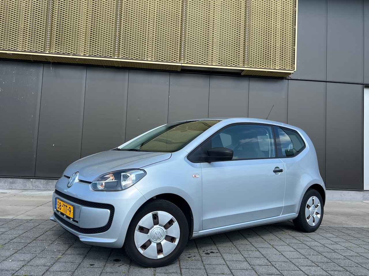 Volkswagen Up! - 1.0 take up!|Airco|Lage-km|NAP|APK - AutoWereld.nl