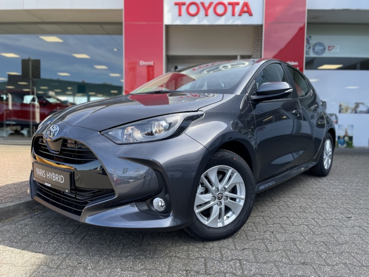 Toyota Yaris - 1.5 Hybrid 115 Active Plus | Sensoren v/a | Stoelverwarming - AutoWereld.nl