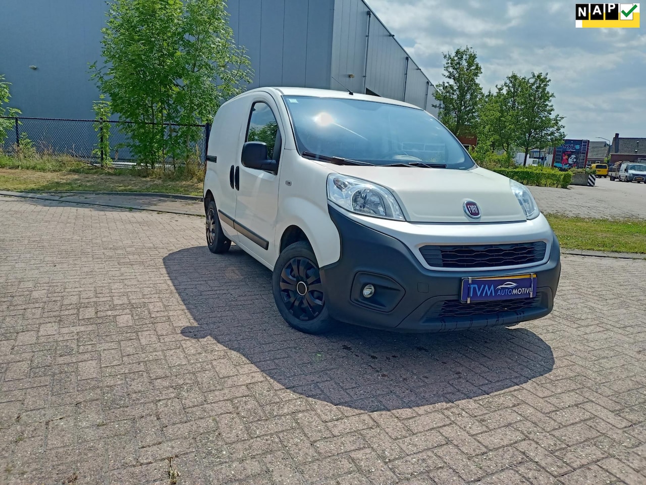 Fiat Fiorino - 1.4 SX BENZINE AIRCO NAVI CARPLAY - AutoWereld.nl
