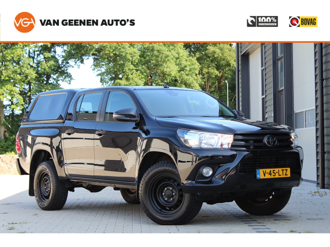 Toyota HiLux - 2.4 150Pk D-4D-F 4x4 Double Cab Cool Comfort | GRIJS KENTEKEN - AutoWereld.nl