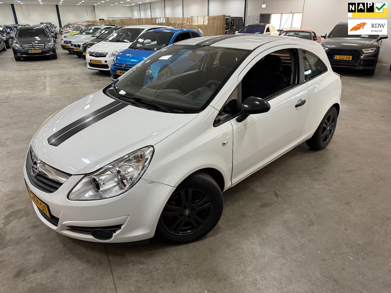 Opel Corsa - 1.2-16V '111' Edition / NIEUWE APK / NAP / RIJDT SCHAKELT GOED - AutoWereld.nl
