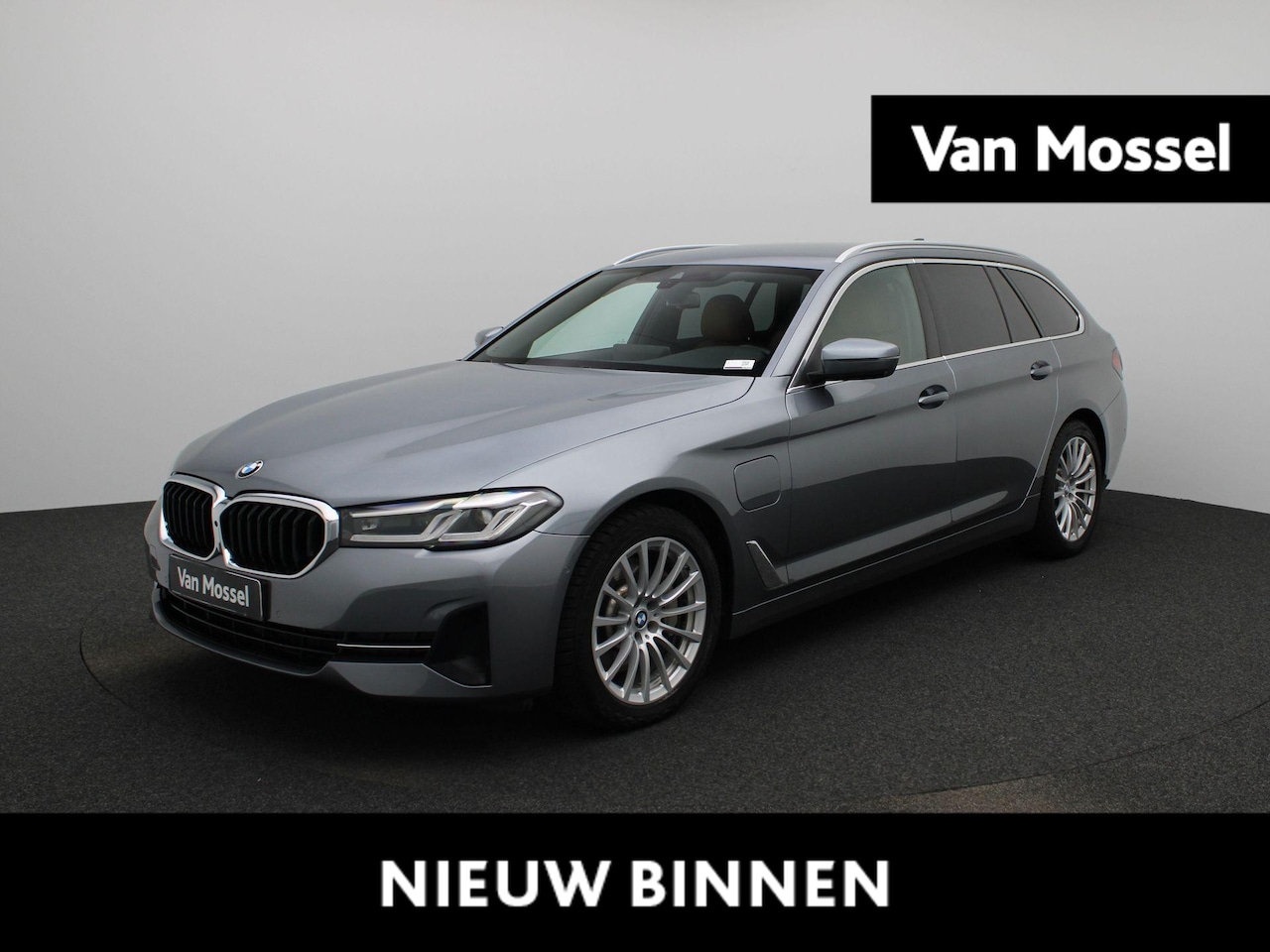 BMW 5-serie Touring - Reeks 530e xDrive Executive | Apple/Carplay | Camera | Elektrische Stoelen | Parkeersensor - AutoWereld.nl