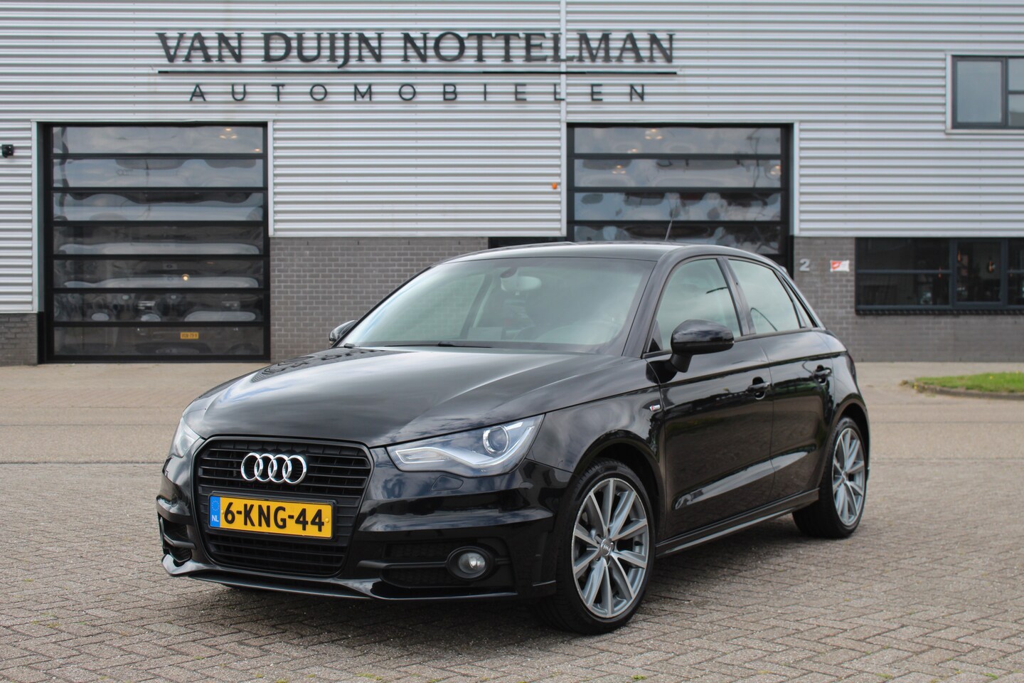 Audi A1 Sportback - 1.2 TFSI Admired / S-Line / Leer / Led / N.A.P. - AutoWereld.nl