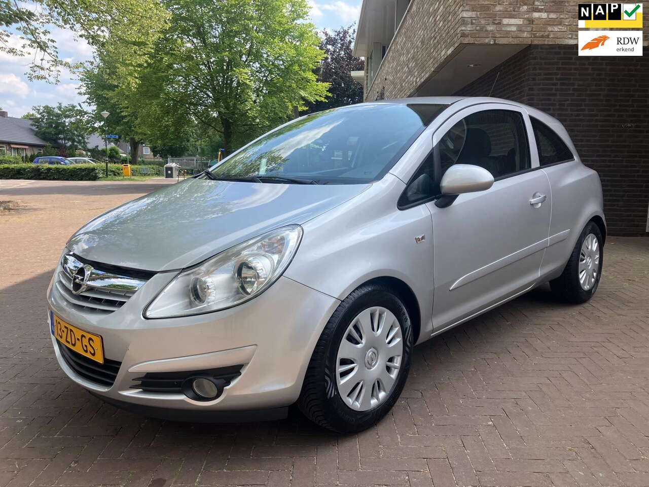 Opel Corsa - 1.2-16V Enjoy Met Airco! (APK 28 Nov 2025) - AutoWereld.nl