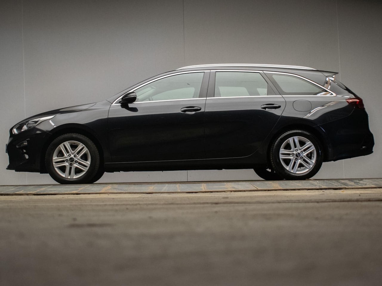 Kia Cee'd Sportswagon - Ceed 1.4 T-GDi DynamicLine Sport (APPLECARPLAY,NAVI,CAMERA,PDC,CLIMATE,CRUISE,LED,SPORTSTO - AutoWereld.nl