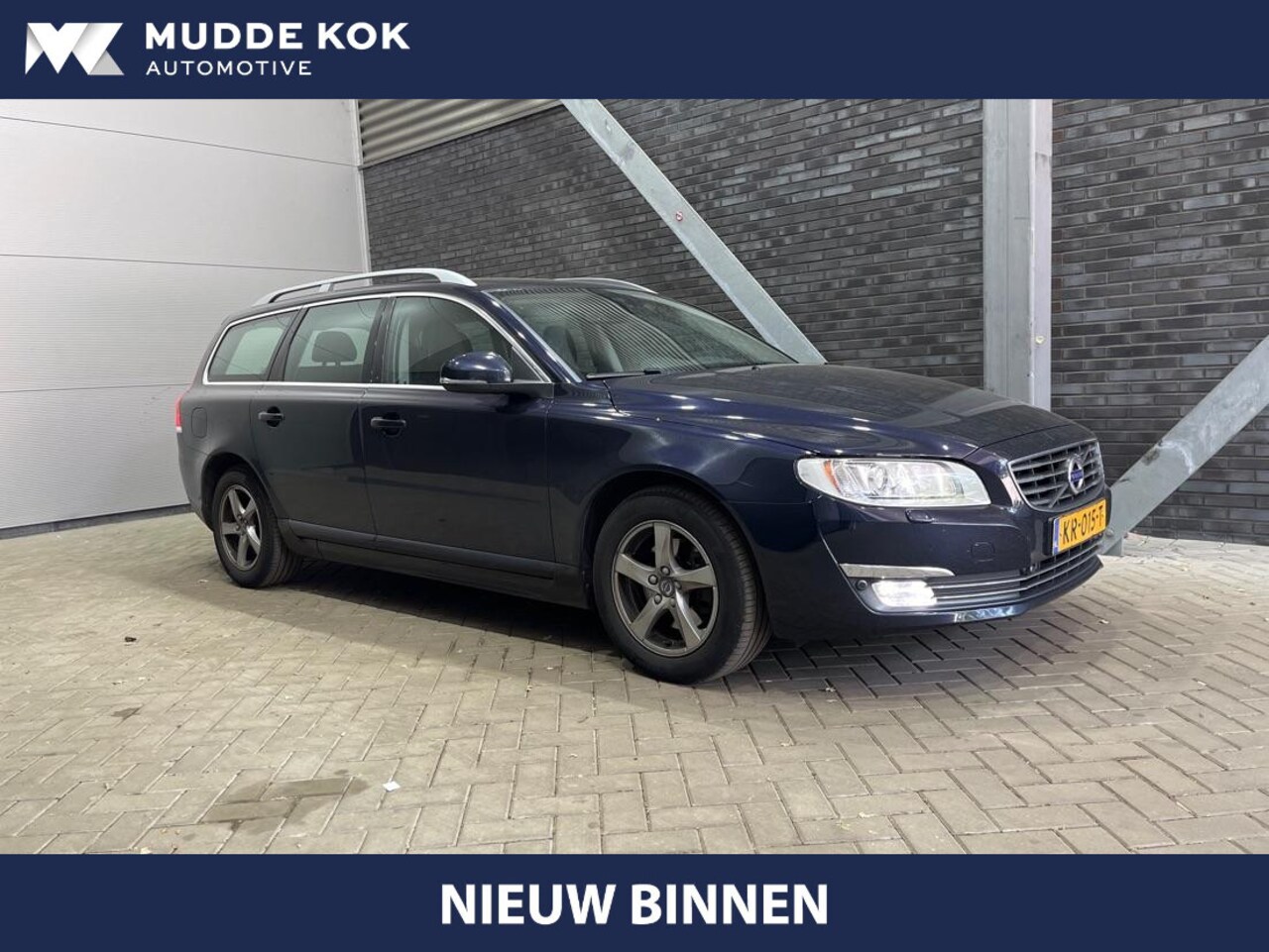 Volvo V70 - D4 Polar+ | Automaat | Schuif/kanteldak | Trekhaak | Vol-Leder | Stoelverwarming | Elektri - AutoWereld.nl