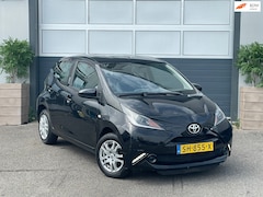 Toyota Aygo - 1.0 VVT-i X-PLAY | AUTOMAAT | NAVI | CRUISE | TELEFOON | AUX | INRUIL MOGELIJK