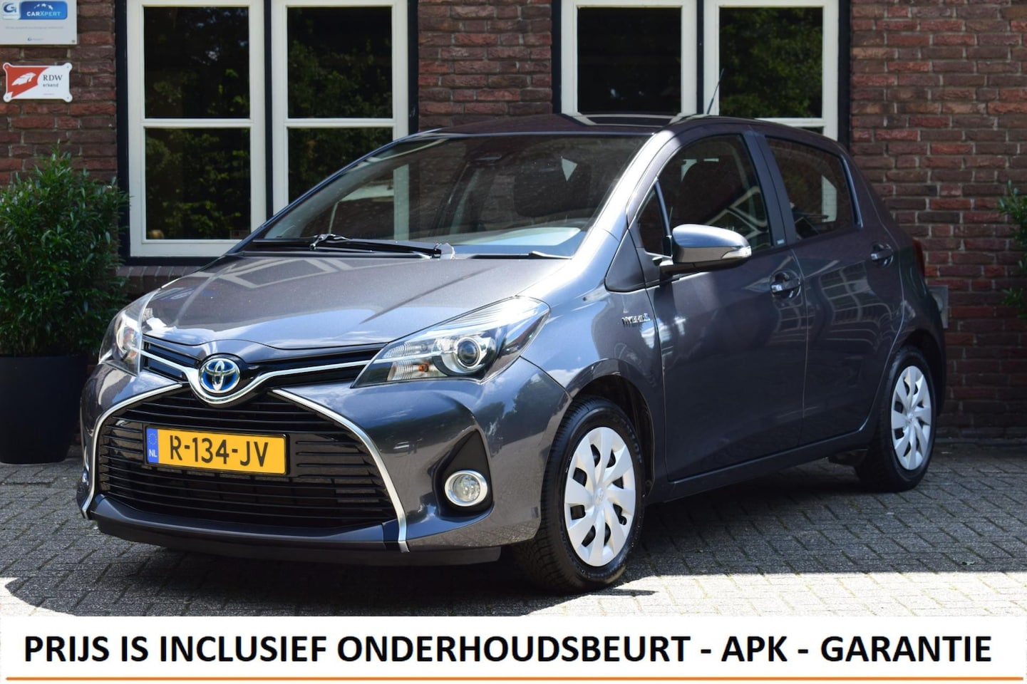 Toyota Yaris - 1.5 Hybrid Aut. Camera | Climate control | Stoelverwarming - AutoWereld.nl
