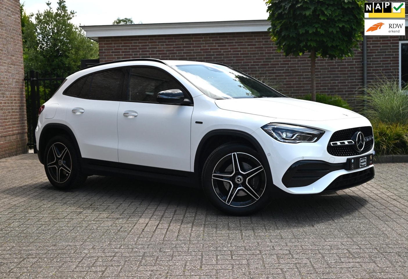 Mercedes-Benz GLA-Klasse - 250 e Business Solution AMG Limited Adaptive Keyless Camera Sfeerverlichting 19'' - AutoWereld.nl