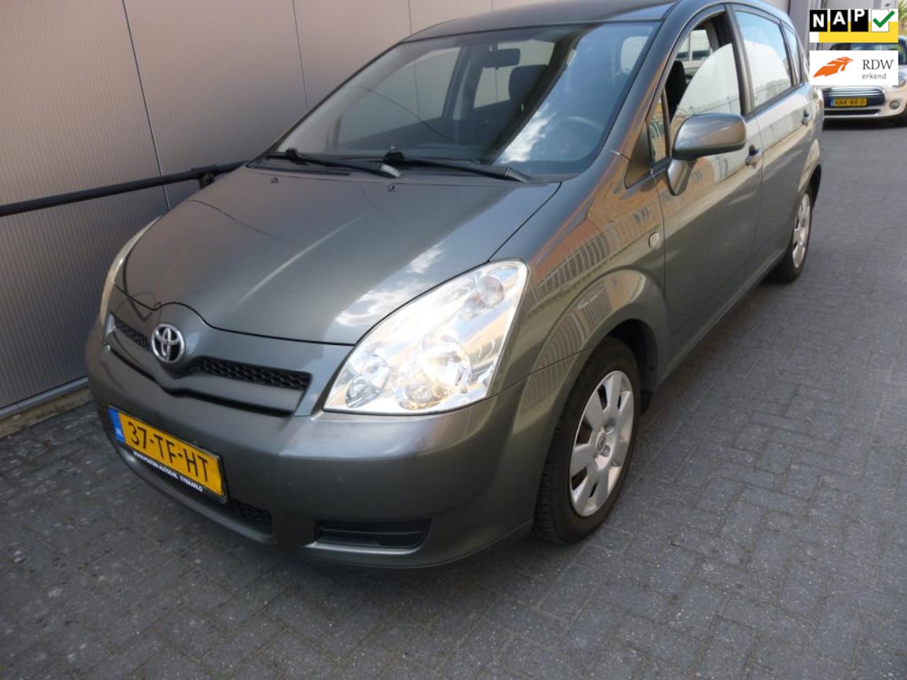 Toyota Verso - 1.6 VVT-i Terra 1.6 VVT-i Terra, airco, trekhaak. - AutoWereld.nl