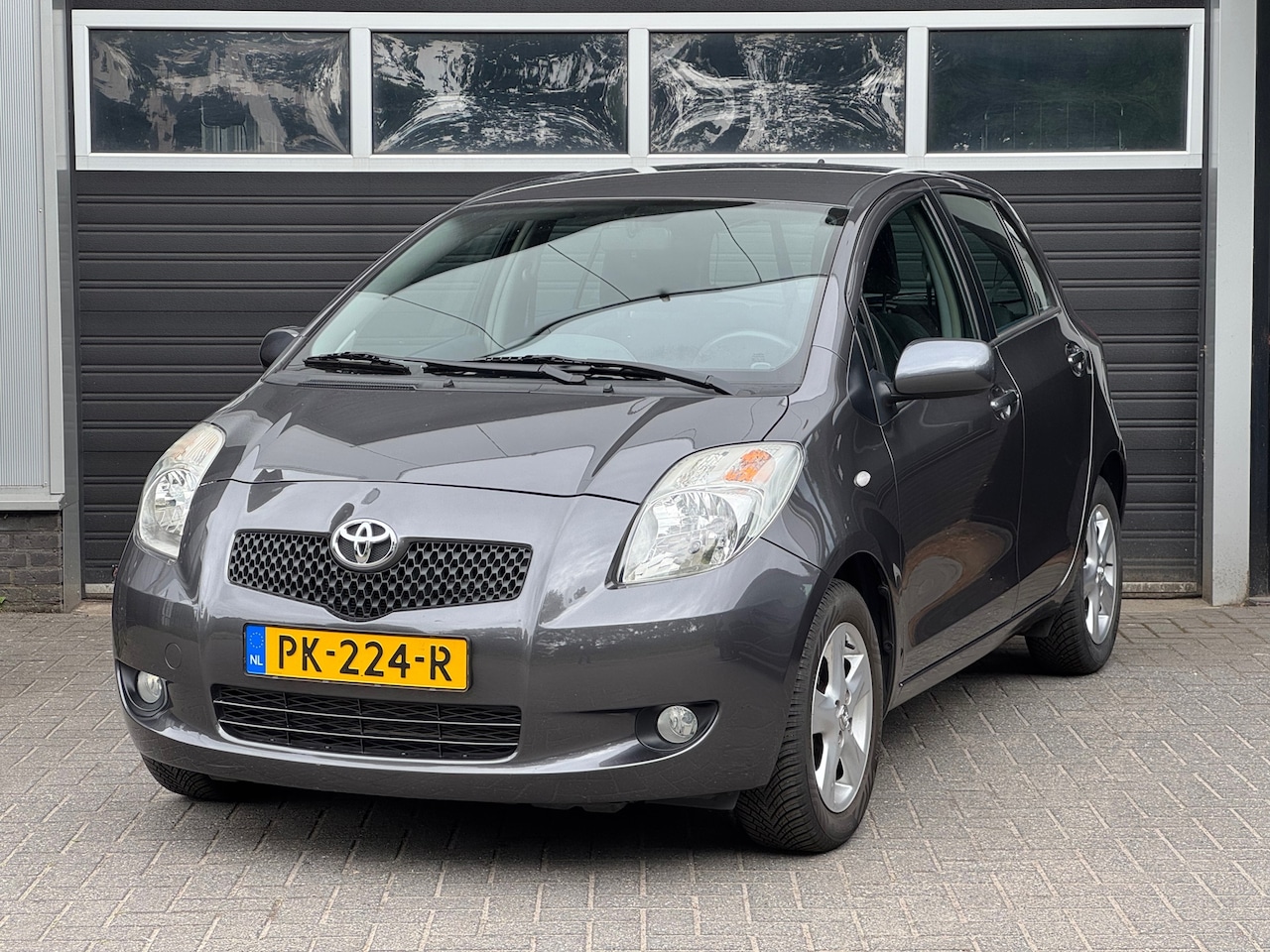 Toyota Yaris - 1.3 VVTi Sol MMT 1.3 VVTi Sol MMT - AutoWereld.nl