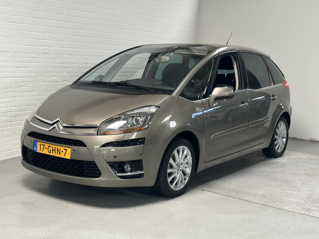 Citroën C4 Picasso - 2.0-16V Exclusive EB6V 5p. Clima / Treklhaak / Camera / Navi - AutoWereld.nl