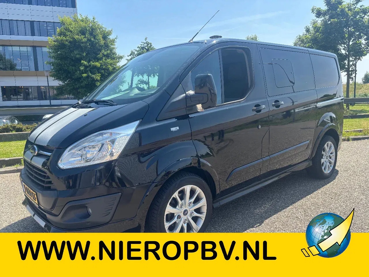 Ford Transit Custom - Sport 2.0TDCI L1H1 170PK Dubbelcabine Airco Navi Cruisecontrol Trekhaak EURO 6 - AutoWereld.nl