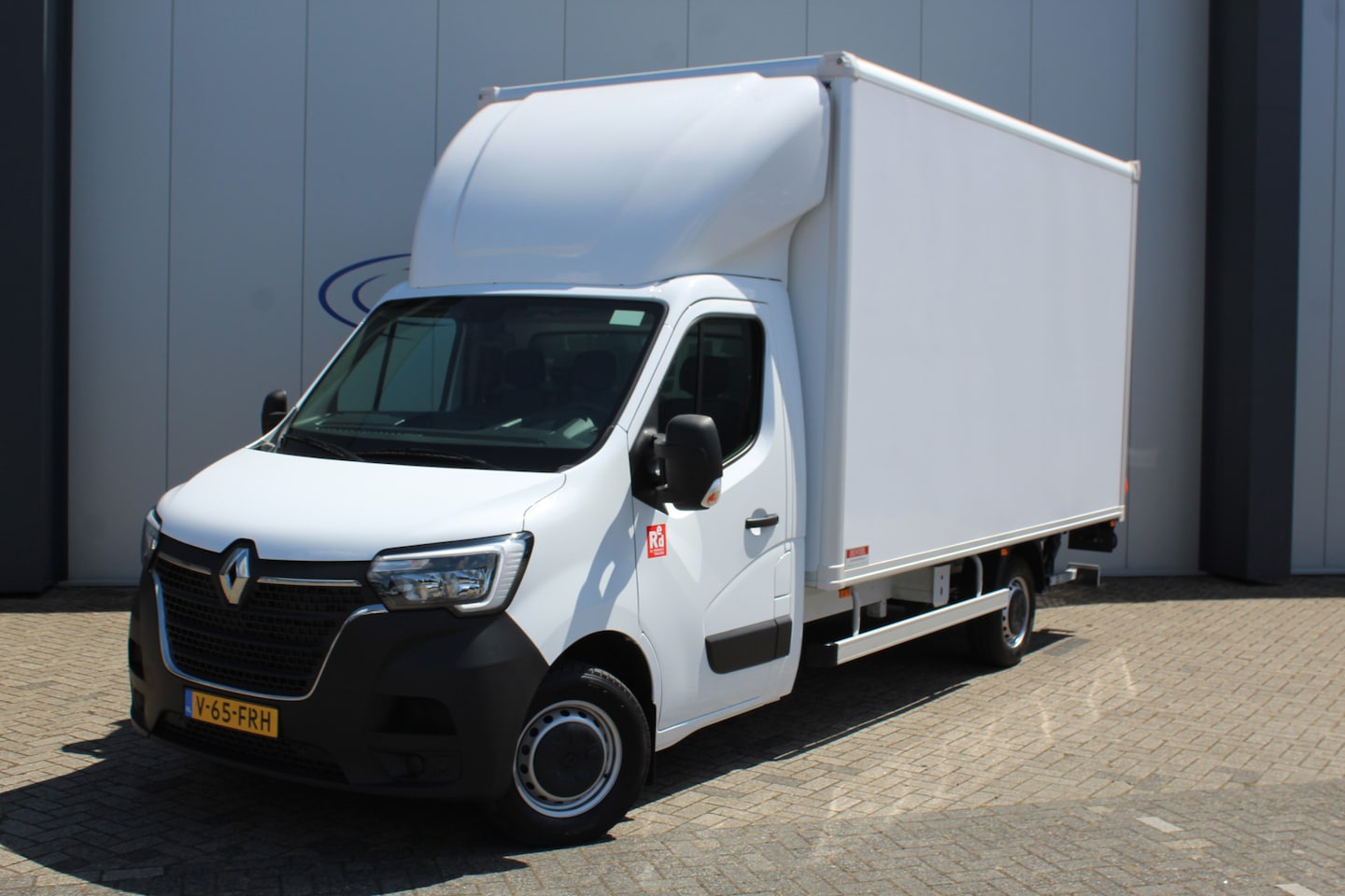 Renault Master - T35 2.3 dCi 165 L3. Slechts 4.100km. Afmetingen laadbak: L=4.17cm / B=2.15cm / H=2.36cm Ai - AutoWereld.nl