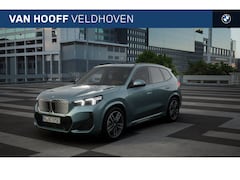 BMW iX1 - eDrive20 M Sport Automaat / Panoramadak / Sportstoelen / Achteruitrijcamera / Comfort Acce
