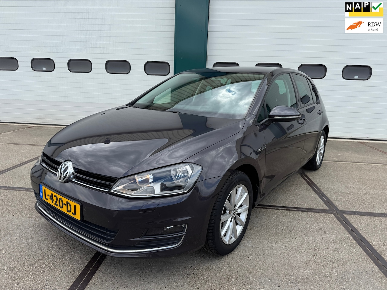 Volkswagen Golf - 1.2 TSI Business Edition R Connected Origin. 93.000Km ! Automaat ! - AutoWereld.nl