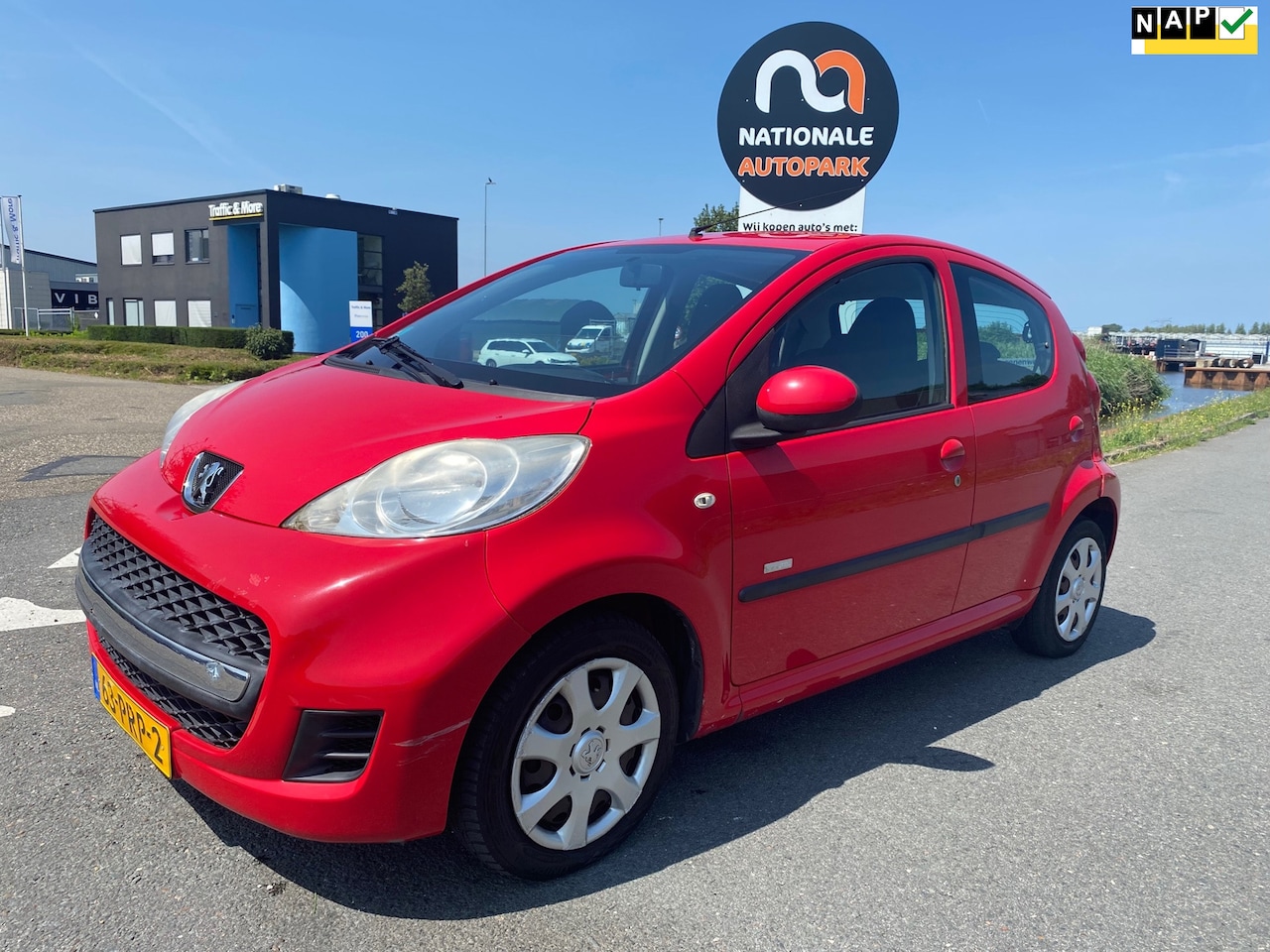 Peugeot 107 - 2011 * 1.0-12V Millesim 200 * AUTOMAAT * AIRCO * ELEC. RAMEN - AutoWereld.nl