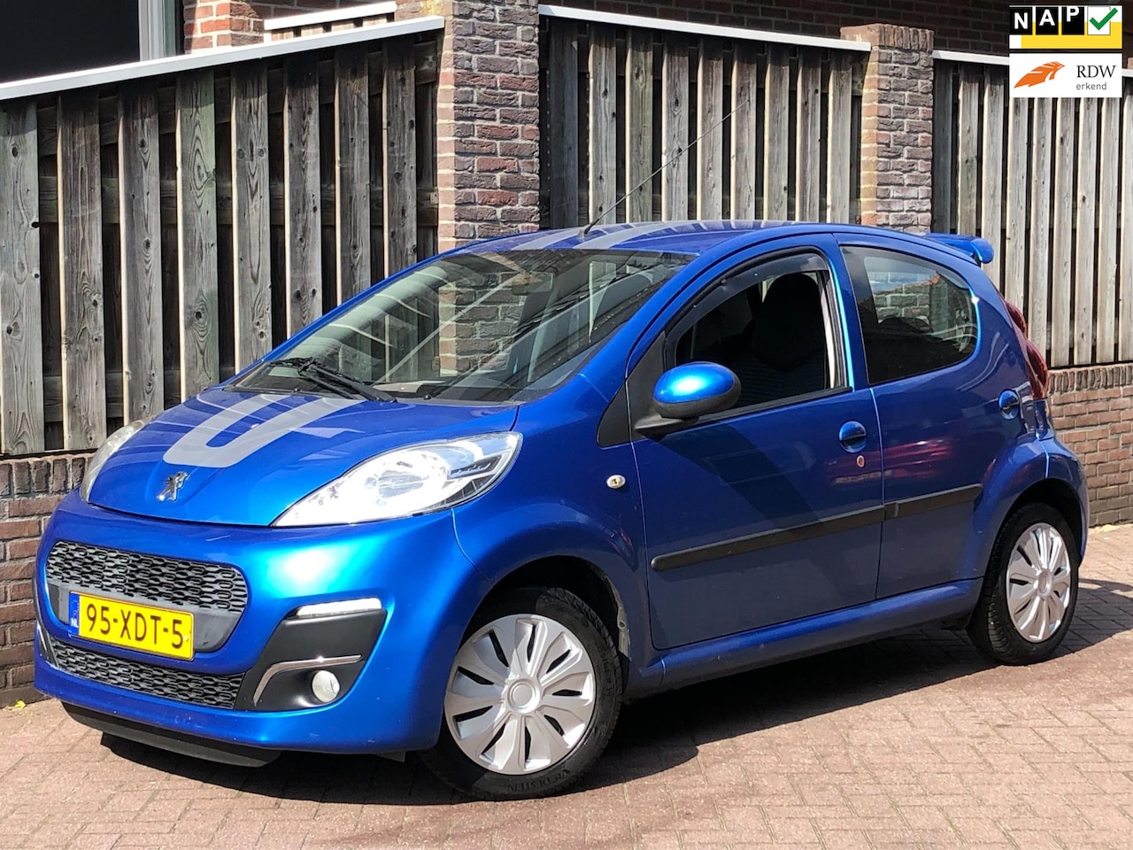 Peugeot 107 - 1.0 Active 5-deurs! AIRCO, 128DKM, spoiler, APK 2026! - AutoWereld.nl